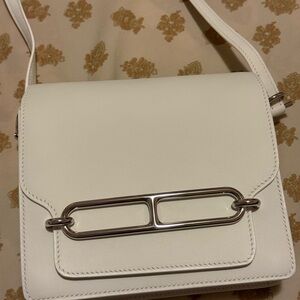 Elegant White Leather Shoulder Bag